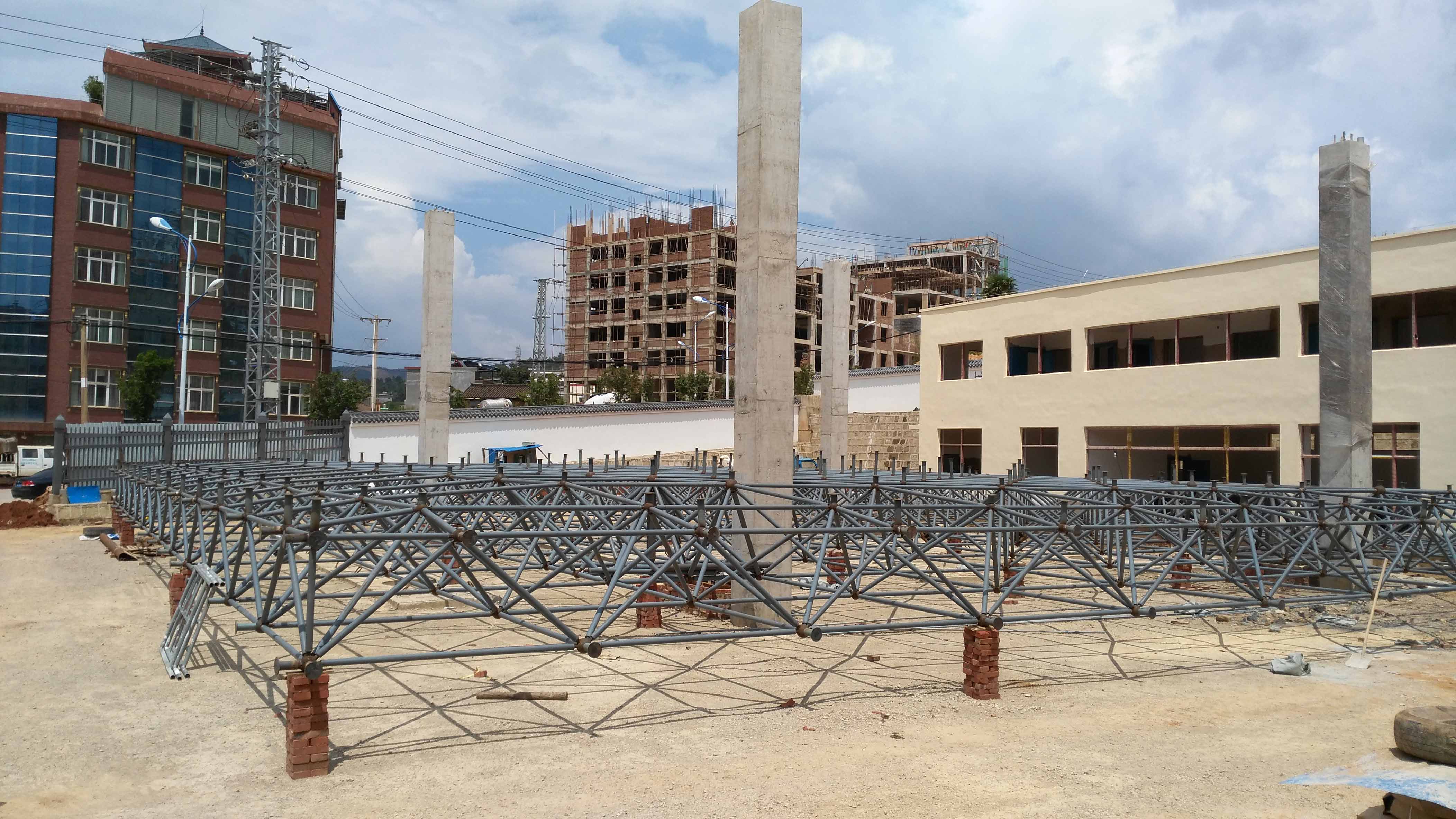 扬中小型加油站网架